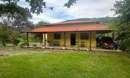 Sítio á venda de 4.000m² com 03 quartos sendo 01 suíte em Rio Manso MG!