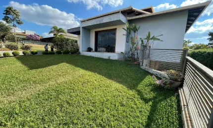 Casa á venda com 04 quartos sendo 01 suíte, lote de 1.000m² em igarapé mg!