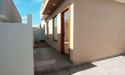 Casa á venda de 160m² com 03 quartos sendo 01 suíte em Igarapé MG!