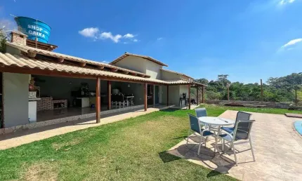 Casa de condomínio a venda Igarapé MG! Estuda pegar Apartamento de menor valor.