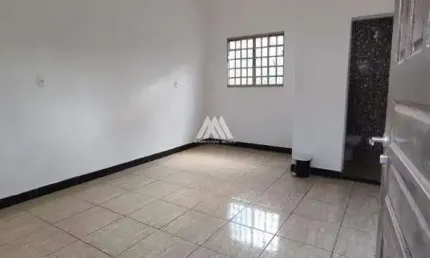 Alugo kitnet em Itatiaiuçu com excelente localização!