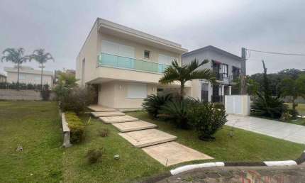 Sobrado com 5 dormitórios à venda, 257 m² por R$ 2.000.000 - Maitinga - Bertioga/SP