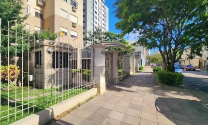 Apartamento 2 dormitórios com vaga escriturada no bairro Santana ao lado do Medplex