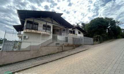 Casa com 4 quartos para alugar no Rio Morto, Indaial  por R$ 4.000