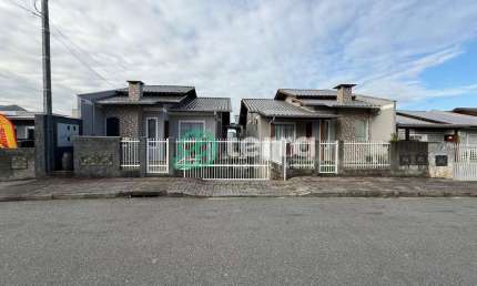 Casa com 2 quartos para alugar no Estrada das Areias, Indaial , 51 m2 por R$ 1.700