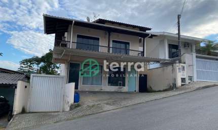 Prédio à venda no Tapajós, Indaial , 180 m2 por R$ 690.000