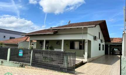Casa com 4 quartos à venda no Tapajós, Indaial , 265 m2 por R$ 600.000