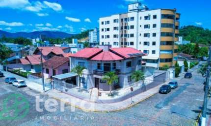 Casa comercial com 1 sala à venda no Estados, Indaial , 256 m2 por R$ 1.390.000