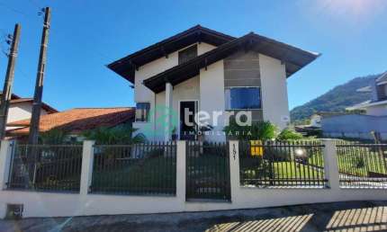 Casa com 3 quartos à venda no Estados, Indaial , 174 m2 por R$ 850.000