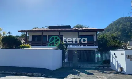 Casa com 3 quartos para alugar no Estados, Indaial , 500 m2 por R$ 8.000
