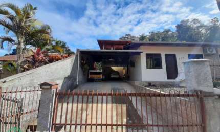 Casa com 5 quartos à venda em Benedito, Indaial , 197 m2 por R$ 450.000