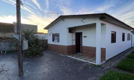 Casa para Venda em Alvorada, Piratini, 4 dormitórios, 1 suíte, 2 banheiros, 2 vagas