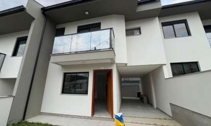 Sobrado com Área privativa, 107m² e terreno com 96m²
