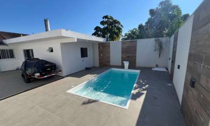CASA 02 DORMITÓRIOS CONDOMINIO FECHADO CASA COM PISCINA