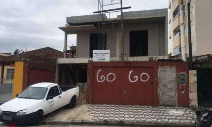 Sobrado com 2 dormitórios à venda, 58 m² por R$ 300.000,00 - Aviação - Praia Grande/SP