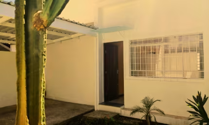 Casa com 2 quartos para alugar na Rua Alberto Erthal, 224, São Lourenço, Curitiba