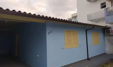 Casa com 2 dormitórios sendo 1 suíte – Barreiros – São Jose