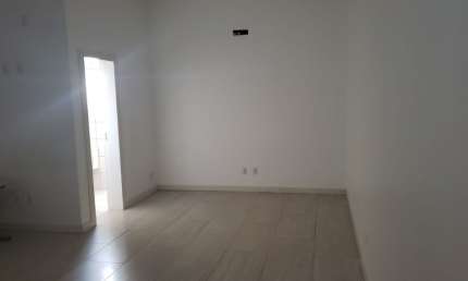Sala comercial térrea,  semi mobiliada, próximo ao Fórum de Tubarão – SC