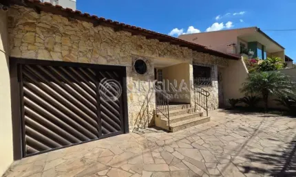 Casa Residencial/Comercial para Locação &#x2013; 220m²
