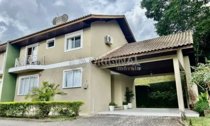 Casa Exclusiva Mobiliada -  Próximo ao Parque Tanguá