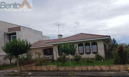 Casa com 3 quartos à venda na Rua João Obrete, Vila Bancária, Campo Largo