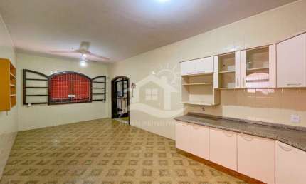 Casa Térrea à venda , 2 quarto(s),  sendo 1 suíte(s)  no bairro Centro, 300 metros da praia, Peruíbe-SP