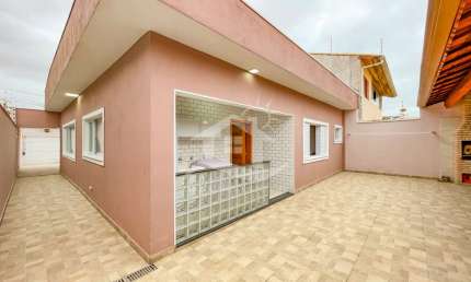 Casa Térrea à venda , 3 quarto(s),  sendo 2 suíte(s)  no bairro Três Marias, 300 metros da praia, Peruíbe-SP
