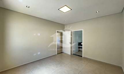 Casa Térrea com piscina à venda com piscina, 3 quarto(s),  sendo 2 suíte(s)  no bairro Jardim Beira Mar, 250 metros da praia, Peruíbe-SP