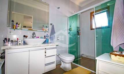 Casa Sobrado à venda com piscina, 4 quarto(s),  sendo 4 suíte(s)  no bairro Bougainville Residencial IV, 2 metros da praia, Peruíbe-SP