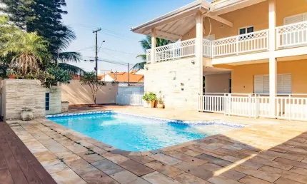 Casa Assobradada à venda , 6 quarto(s),  sendo 6 suíte(s)  no bairro Flórida, 200 metros da praia, Peruíbe-SP