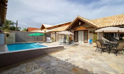Casa Térrea com piscina à venda , 3 quarto(s),  sendo 1 suíte(s)  no bairro Jardim Guaraú, 200 metros da praia, Peruíbe-SP