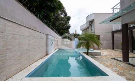 Casa Sobrado Triplex à venda com piscina, 6 quarto(s),  sendo 6 suíte(s)  no bairro Bougainville Residencial IV, 1000 metros da praia, Peruíbe-SP