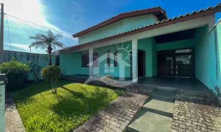Casa Sobrado à venda , 4 quarto(s),  sendo 1 suíte(s)  no bairro Jardim Barra de Jangadas, 100 metros da praia, Peruíbe-SP