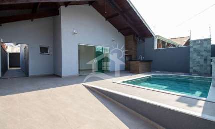 Casa Térrea com Edícula à venda com piscina, 3 quarto(s),  sendo 1 suíte(s)  no bairro Oasis, 600 metros da praia, Peruíbe-SP