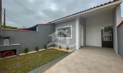 Casa Térrea à venda , 2 quarto(s),  sendo 1 suíte(s)  no bairro Arpoador, 900 metros da praia, Peruíbe-SP