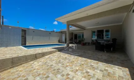 Casa Sobrado à venda com piscina, 3 quarto(s),  sendo 3 suíte(s)  no bairro São João Batista, 600 metros da praia, Peruíbe-SP