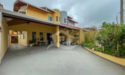 Casa Sobrado à venda , 3 quarto(s),  sendo 3 suíte(s)  no bairro Stella Maris, 1500 metros da praia, Peruíbe-SP