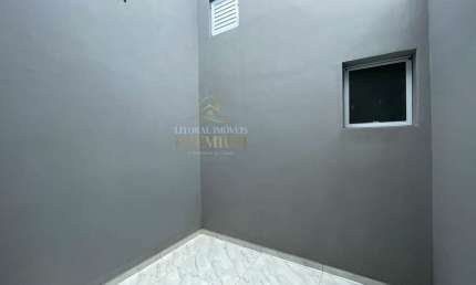 Casa Térrea à venda com piscina, 2 quarto(s),  sendo 1 suíte(s)  no bairro São José, 1500 metros da praia, Peruíbe-SP