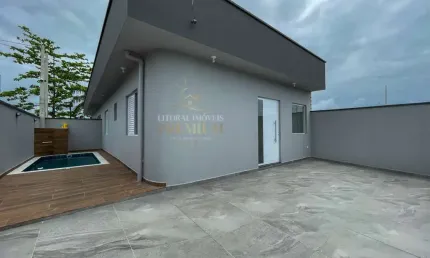 Casa Térrea à venda com piscina, 2 quarto(s),  sendo 1 suíte(s)  no bairro São José, 1500 metros da praia, Peruíbe-SP