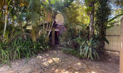 Casa Térrea com piscina à venda com piscina, 2 quarto(s),  sendo 1 suíte(s)  no bairro Garça Vermelha, 750 metros da praia, Peruíbe-SP