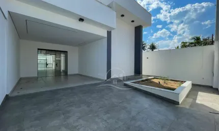 Casa térrea à venda com piscina, 3 quarto(s),  sendo 2 suíte(s)  no bairro jardim icaraiba, 50 metros da praia, peruíbe-sp