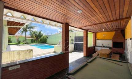 Casa Sobrado à venda , 5 quarto(s),  sendo 3 suíte(s)  no bairro Jardim Peruíbe, 2 metros da praia, Peruíbe-SP
