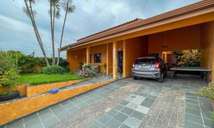 Casa Térrea à venda com piscina, 3 quarto(s),  sendo 1 suíte(s)  no bairro Ribamar, 600 metros da praia, Peruíbe-SP