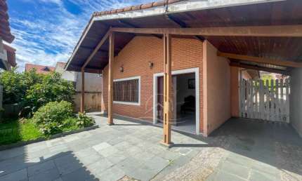 Casa Térrea à venda , 3 quarto(s),  sendo 1 suíte(s)  no bairro Ribamar, 500 metros da praia, Peruíbe-SP