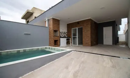 Casa Térrea à venda com piscina, 2 quarto(s),  sendo 1 suíte(s)  no bairro Flora Rica, 1500 metros da praia, Peruíbe-SP