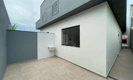 Casa Térrea à venda , 2 quarto(s),  sendo 1 suíte(s)  no bairro Jardim Márcia, 1300 metros da praia, Peruíbe-SP