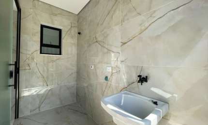 Casa Sobrado Novo à venda com piscina, 4 quarto(s),  sendo 3 suíte(s)  no bairro Bougainville Residencial IV, 1200 metros da praia, Peruíbe-SP