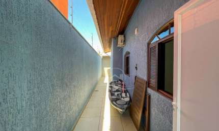 Casa Térrea com piscina à venda com piscina, 4 quarto(s),  sendo 2 suíte(s)  no bairro Oasis, 250 metros da praia, Peruíbe-SP