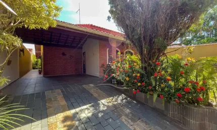 Casa Térrea com piscina à venda com piscina, 3 quarto(s),  sendo 2 suíte(s)  no bairro Cidade Nova Peruíbe, 850 metros da praia, Peruíbe-SP