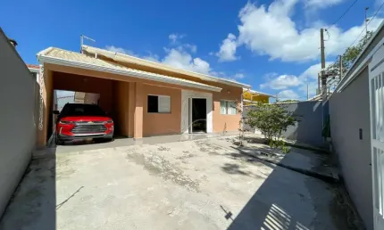 Casa Térrea à venda com piscina, 3 quarto(s),  sendo 1 suíte(s)  no bairro Belmira Novaes, 600 metros da praia, Peruíbe-SP